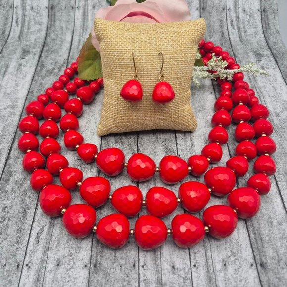 Red Graduated Faceted Bead Collar Multi Strand Necklace & Matching Drop Earrings - Picture 2 of 10